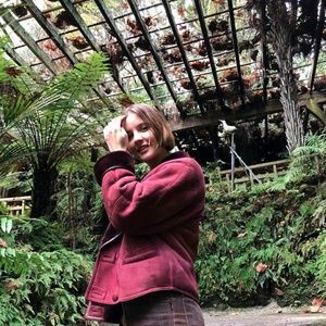 Meet your Posher, Janan